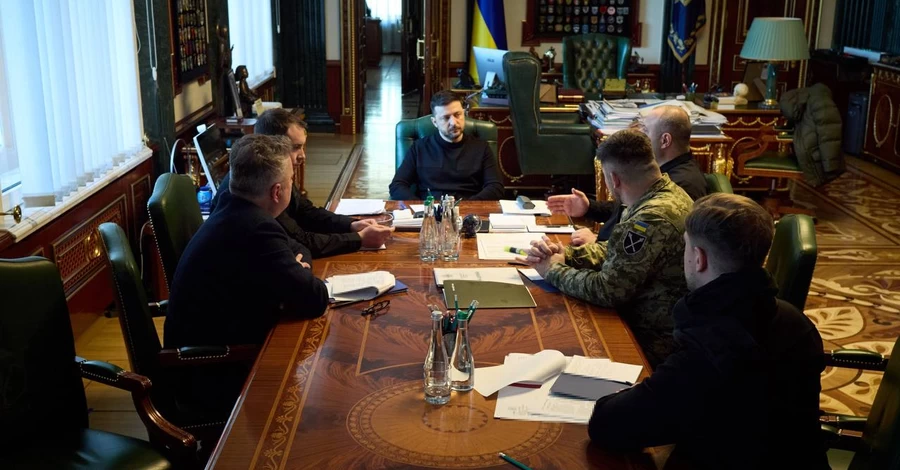 Зеленский поставил задачи переговорной группе перед поездкой в Абу-Даби 
