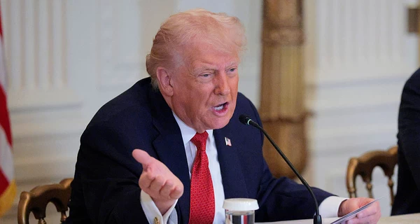 Трамп заявив, що Джеффрі Епштейн змовлявся проти нього з відомим письменником  