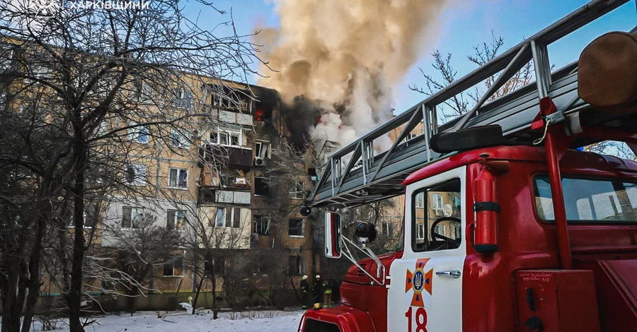 Росіяни влучили дроном у багатоповерхівку в Харкові, поранено 7 людей