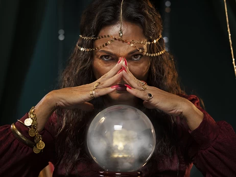 Політики та магія: відьом і чаклунів просять про владу, успіх і прибрати конкурентів