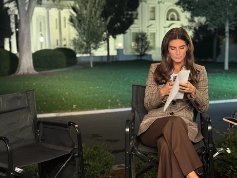 Трамп отчитал журналистку CNN за то, что она «никогда не улыбается»