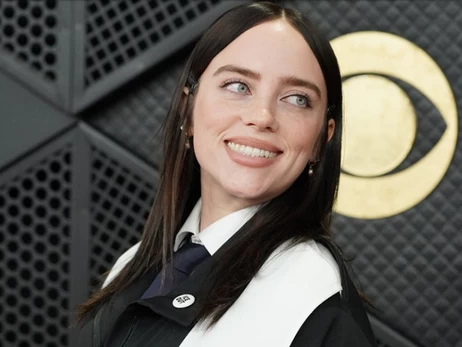 Сенатор-республиканец призывает Билли Айлиш вернуть 