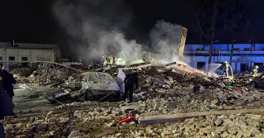 На СТО во Львовской области произошел мощный взрыв - пострадали три человека, некоторые в тяжелом состоянии