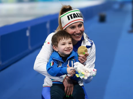 «Самый милый момент Олимпиады-2026»: сын чемпионки стал звездой соцсетей