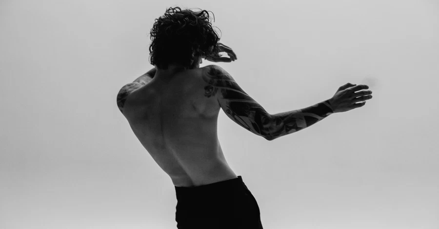 DANTES роздягнувся для обкладинки INSIDER та розповів про зйомки еротичних сцен 