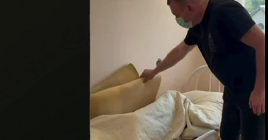 Без матраців та меддопомоги - представник омбудсмена показав умови у приватному пансіонаті на Закарпатті