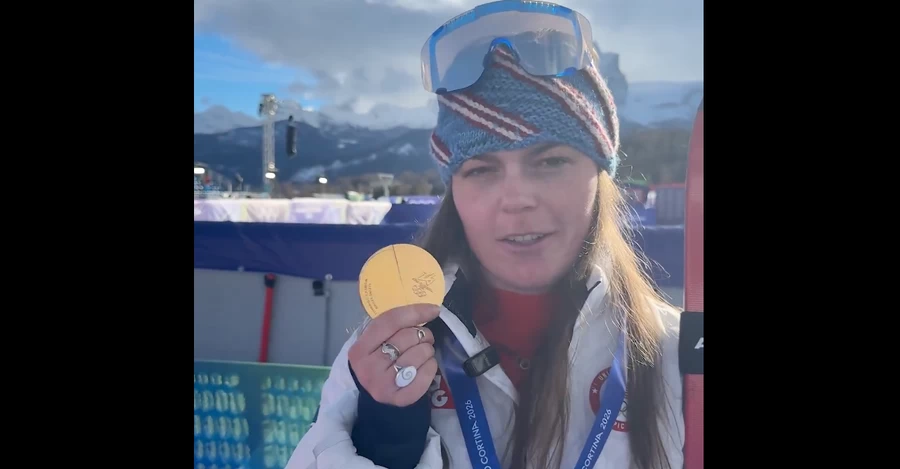 На Олимпиаде-2026 ломаются медали, “спасая” спортсменов от удушения