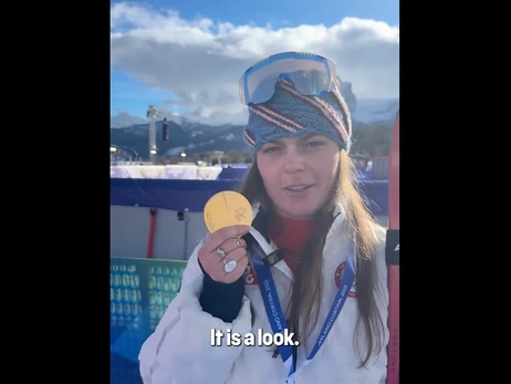 На Олимпиаде-2026 ломаются медали, “спасая” спортсменов от удушения