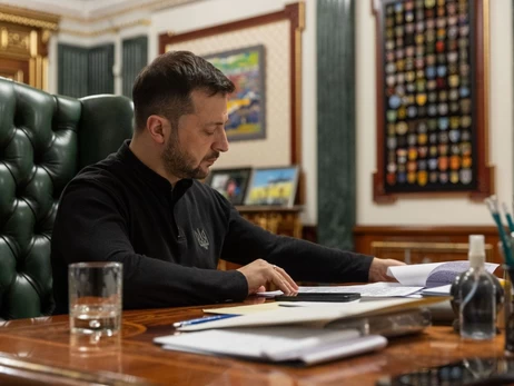 Рік служби у ЗСУ на особливих умовах: Зеленський підписав указ про контракти 60+  