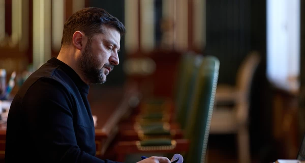 Зеленский 24 февраля может объявить о проведении выборов президента и референдума, - FT