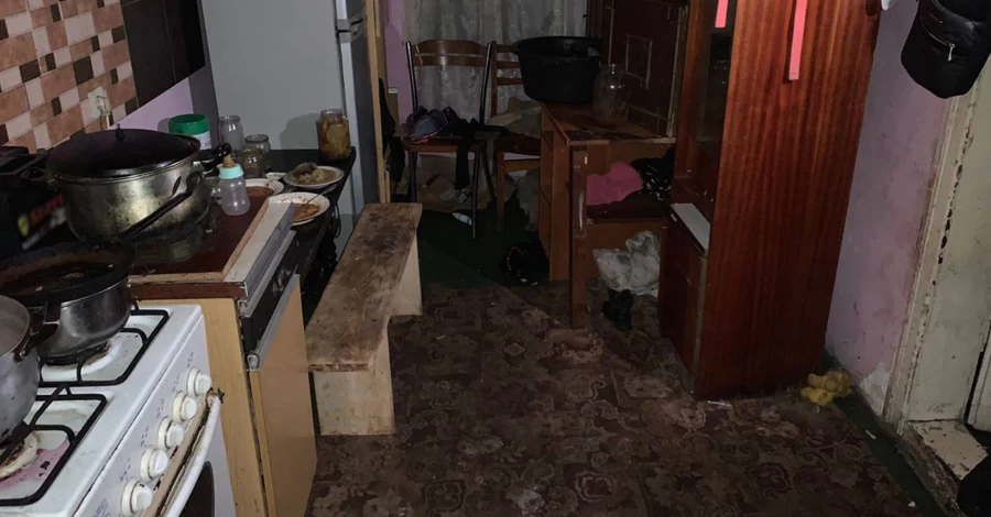 На Львівщині через дефіцит ваги помер 2-річний хлопчик, інших чотирьох дітей вилучили із сімʼї