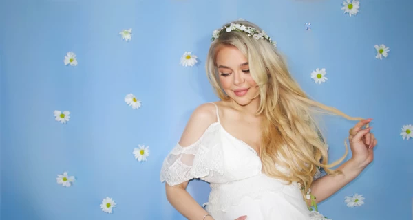 Алина Гросу рассекретила пол будущего ребенка в новом клипе