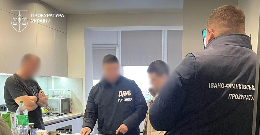 Поліцейський вкрав 2,7 млн грн держдопомоги у батька загиблої військової - його судитимуть