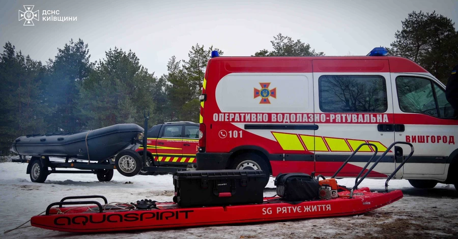 На Київщині водолази вже з тиждень шукають водія автівки, яка провалилася під кригу
