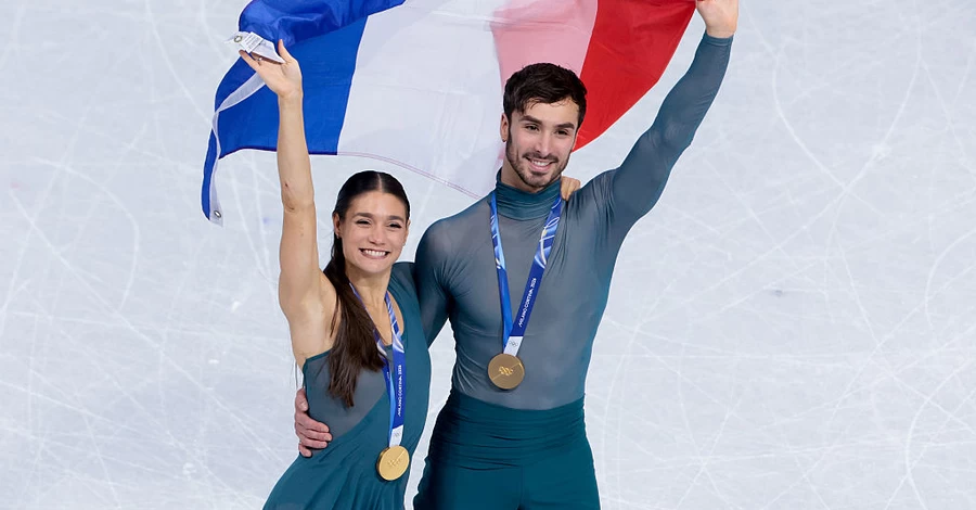 Скандальний французький дует фігуристів взяв золото Олімпіади - за що їх критикують