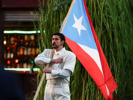 Від пакувальника в магазині до короля Супербоула: як Bad Bunny розколов Америку 