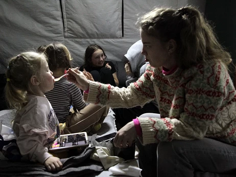 Мама може витримати все: історії жінок з маленькими дітьми про життя без світла і тепла