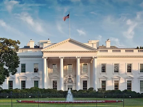 Белый дом опубликовал ко Дню влюбленных валентинки с Мадуро и Гренландией