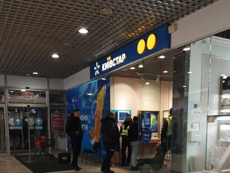 У ТЦ Хмельницького чоловік напав на охоронця, стрілянина не підтвердилася