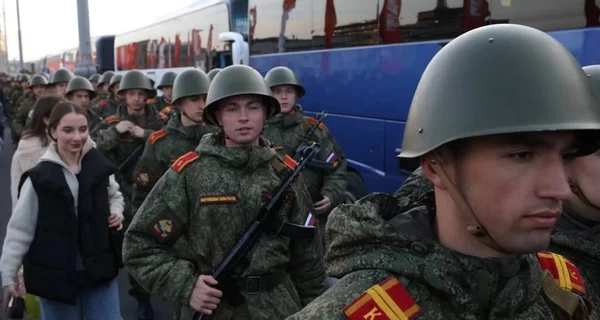 Росія втрачає більше солдатів, ніж встигає вербувати, - Вloomberg