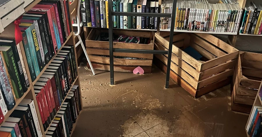 В Киеве затопило магазин 