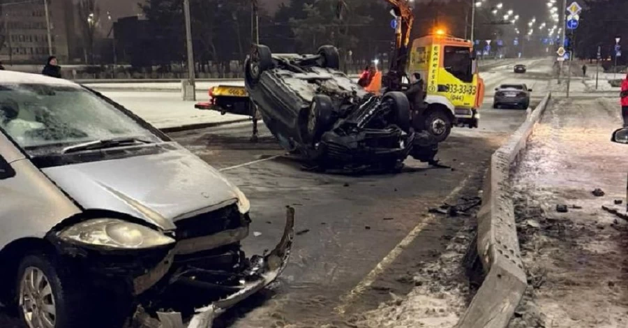 У Києві через неналежне прибирання снігу травмувалися понад 6 тисяч людей, комунальників повідомили про підозру