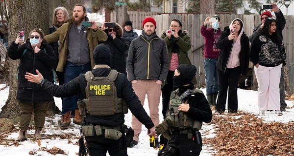 Трамп проти наших біженців: як нова імміграційна політика в США перетворює українців на нелегалів