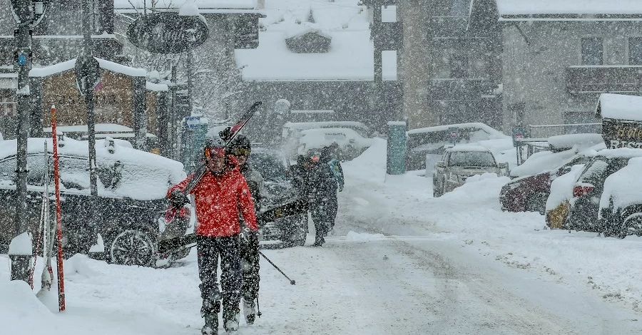 Через сильний снігопад в Італії на Олімпіаді-2026 довелося перенести змагання з кількох видів спорту