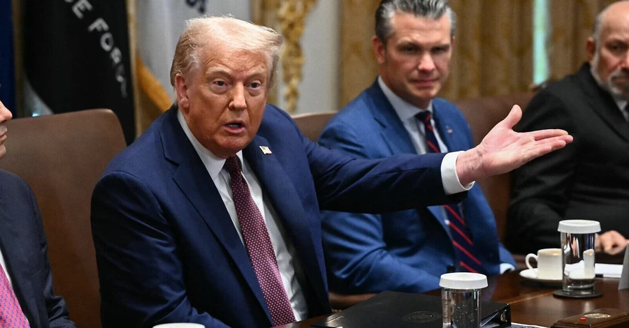  Трамп продлил санкции против России за войну с Украиной еще на год 