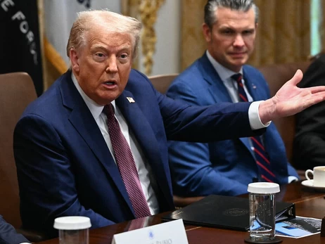  Трамп продлил санкции против России за войну с Украиной еще на год 