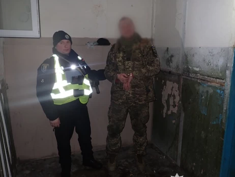 У Києві військовий у СЗЧ напав на двох перехожих 