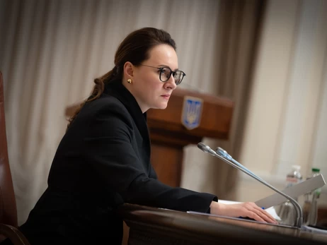 Вчителі з лютого почали отримувати збільшені оклади, другий етап підвищення - у вересні, - Свириденко