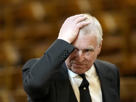 Власти Британии хотят исключить экс-принца Эндрю из престолонаследия, - Reuters