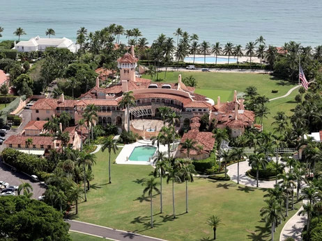 У резиденції Трампа застрелили чоловіка з дробовиком та каністрою