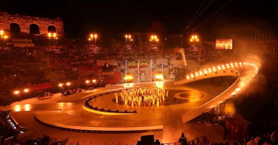 Церемония закрытия Олимпиады-2026 прошла в Вероне, в амфитеатре I века нашей эры