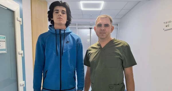 Из больницы выписали 17-летнего львовянина, пострадавшего в результате теракта и пытавшегося спасти полицейскую