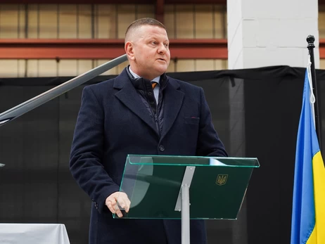 Залужний відкрив у Британії перший український завод з виробництва БпЛА