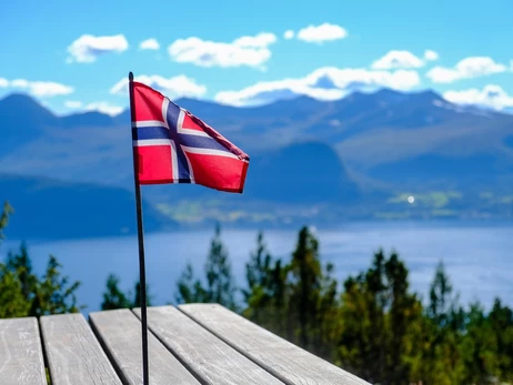 Уряд Норвегії заявив, що до Великодня обмежить прийом чоловіків з України