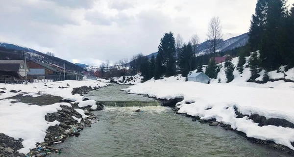 Карпаты в марте: Синевир, Шипот и гастротуры без толпы туристов, зато с низким ценником
