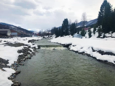 Карпаты в марте: Синевир, Шипот и гастротуры без толпы туристов, зато с низким ценником