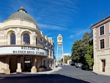 Netflix официально отказался от намерения купить Warner Bros