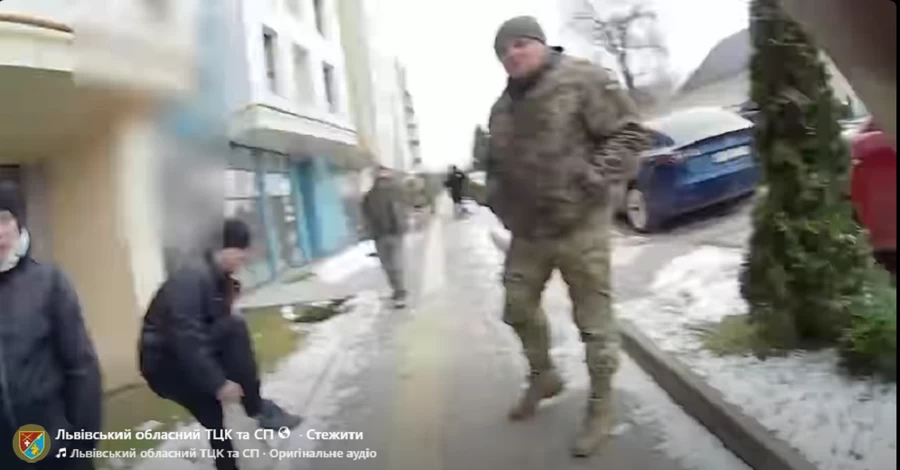 Львовянин напал на сотрудников ТЦК и полиции с газовым баллончиком, три человека в больнице