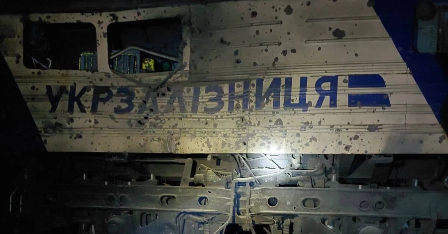 На Дніпропетровщині росіяни влучили дроном в електровоз, поранено машиніста