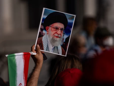 Верховный лидер Ирана Хаменеи мертв, - Трамп