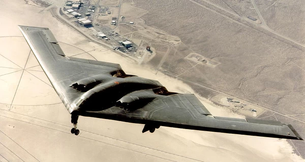 Новое оружие в войне с Ираном: стелс В-2, лазерный «луч» и черные «Томагавки»