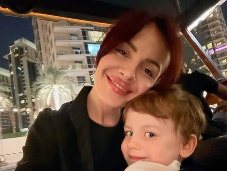 Співачка MamaRika не може вилетіти з ОАЕ: Тут постійні обстріли і майже немає укриттів