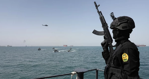 Ормузька протока в блокаді: 700 суден застрягли в очікуванні великої війни