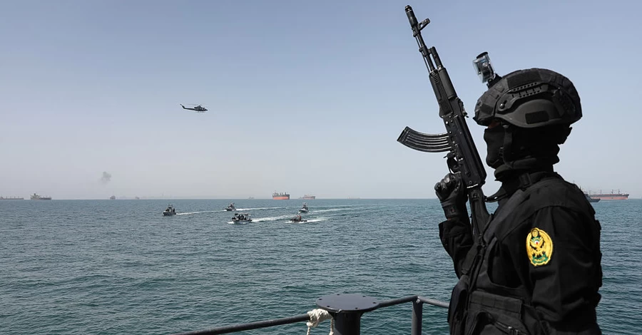 Ормузский пролив в блокаде: 700 судов застряли в ожидании большой войны