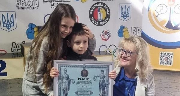 В Одессе 4-летний мальчик стал рекордсменом Украины, сделав 1150 приседаний 