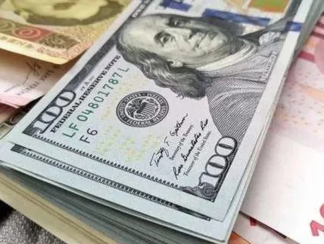 Курс долара стрімко зростає - встановлено відразу кілька історичних рекордів 